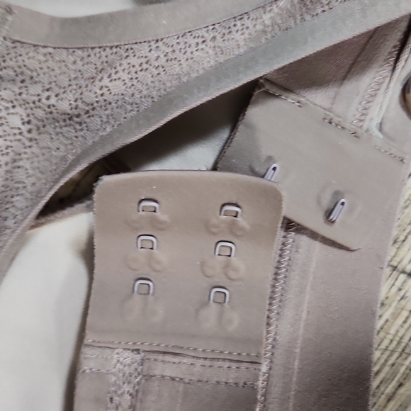 Lululemon Awake to Lace Bra 34C - Picture 3 of 7